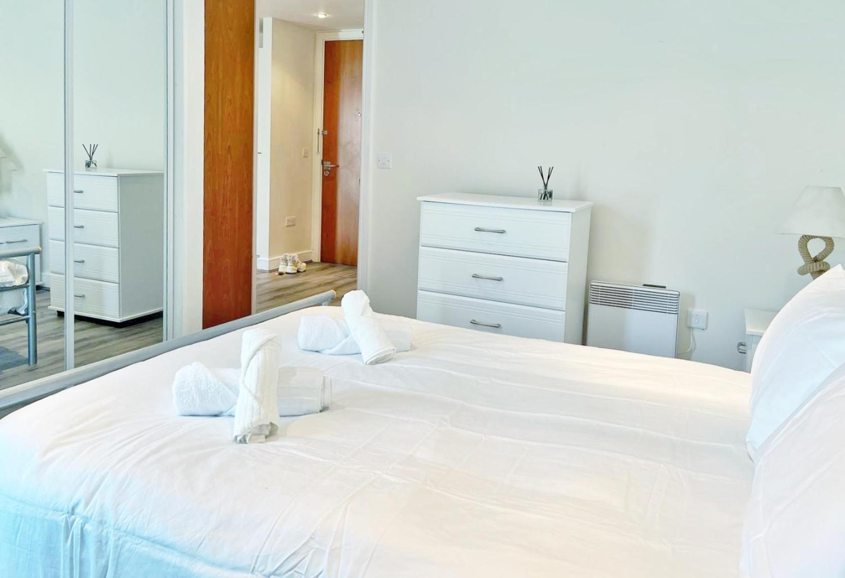 Seaview Boutique One-Bedroom Apt سوانسي المظهر الخارجي الصورة